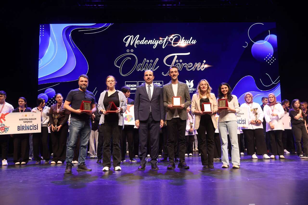 Konya Büyükşehir, öğrencilerle öğretmenleri Doğu ve Güneydoğu gezisine götürecek 14